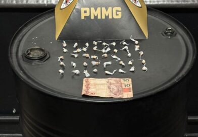 PM apreende foragido da Justiça e apreende drogas no Centro