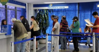 INSS começou a pagar 13º para aposentados e pensionistas