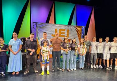 Prefeitura realiza cerimônia de premiação dos Jogos Escolares – JEI/2025