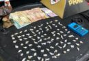 Jovem é abordado na Av. JK e PM apreende 181 pedras de crack