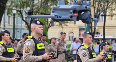 Polícia Militar de Minas Gerais lança pelotão de drones com reconhecimento facial e alerta sonoro