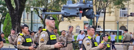 Polícia Militar de Minas Gerais lança pelotão de drones com reconhecimento facial e alerta sonoro