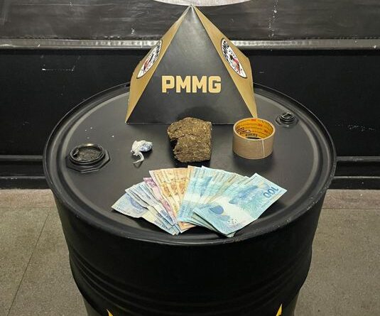 Apreensão de drogas e dinheiro no Irmãos Auler