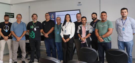 Vereadores participam de reunião para discutir cirurgias eletivas e atendimento hospitalar em Itaúna