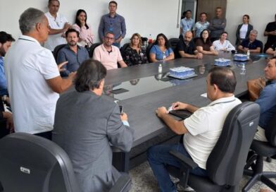 Lideranças políticas destinam mais de R$ 5 milhões para as 13 escolas estaduais de Itaúna
