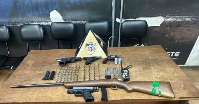 PM apreende armas na Vila Mozart