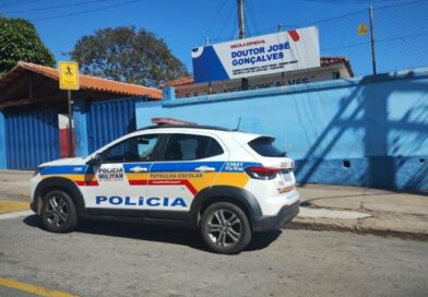 Polícia Militar realiza operação Patrulha Escolar em unidades de ensino do município