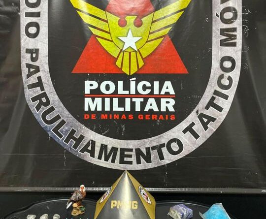 PM localiza esconderijo de drogas e apreende entorpecentes em área de mata