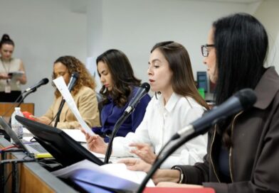 Lohanna preside Comissão Especial que aprova indicação da 1ª mulher da Assembleia para o TCE
