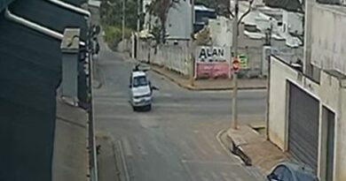 Condutora de moto é lançada ao chão em colisão no Tropical