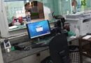 Irritado, rapaz quebra vidro da recepção do Hospital Manoel Gonçalves