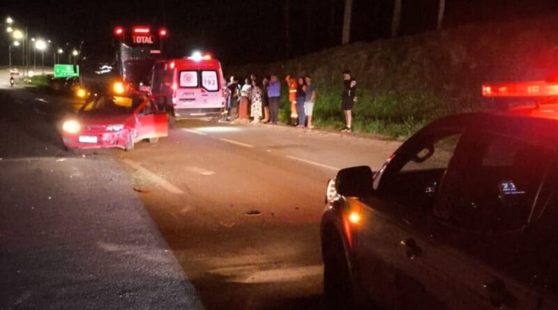 Acidente envolvendo carro e ônibus na MG-050