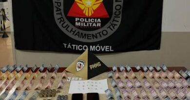 PM prende dois homens e apreende adolescente por envolvimento com o tráfico de drogas