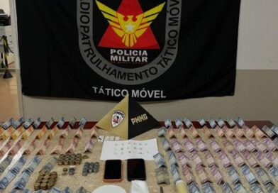 PM prende dois homens e apreende adolescente por envolvimento com o tráfico de drogas