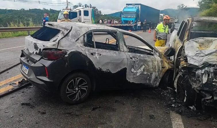 Mãe e filho de dois anos morrem em grave acidente na MG-050, em Itaúna